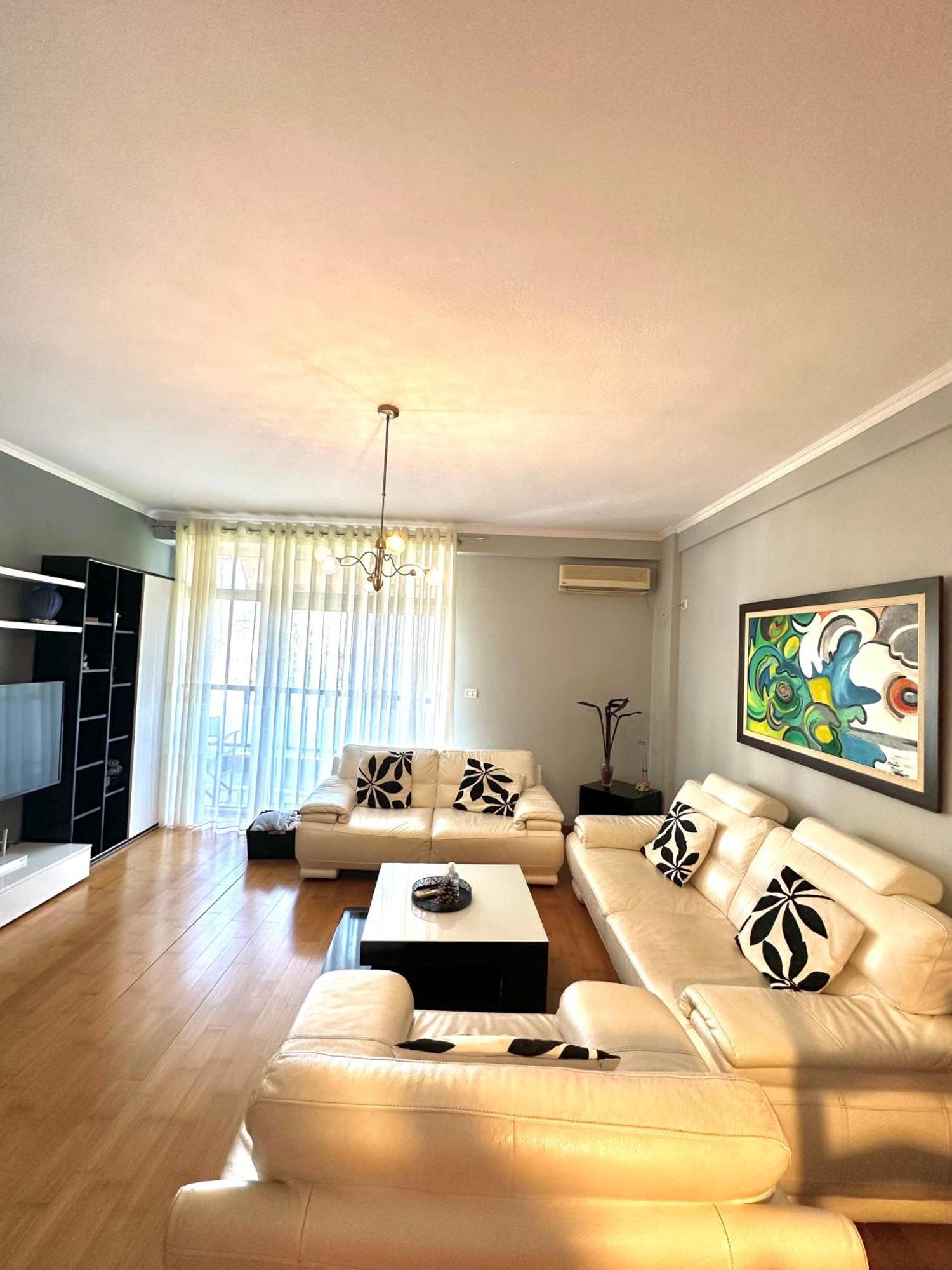 Central Inn Home Тирана Экстерьер фото