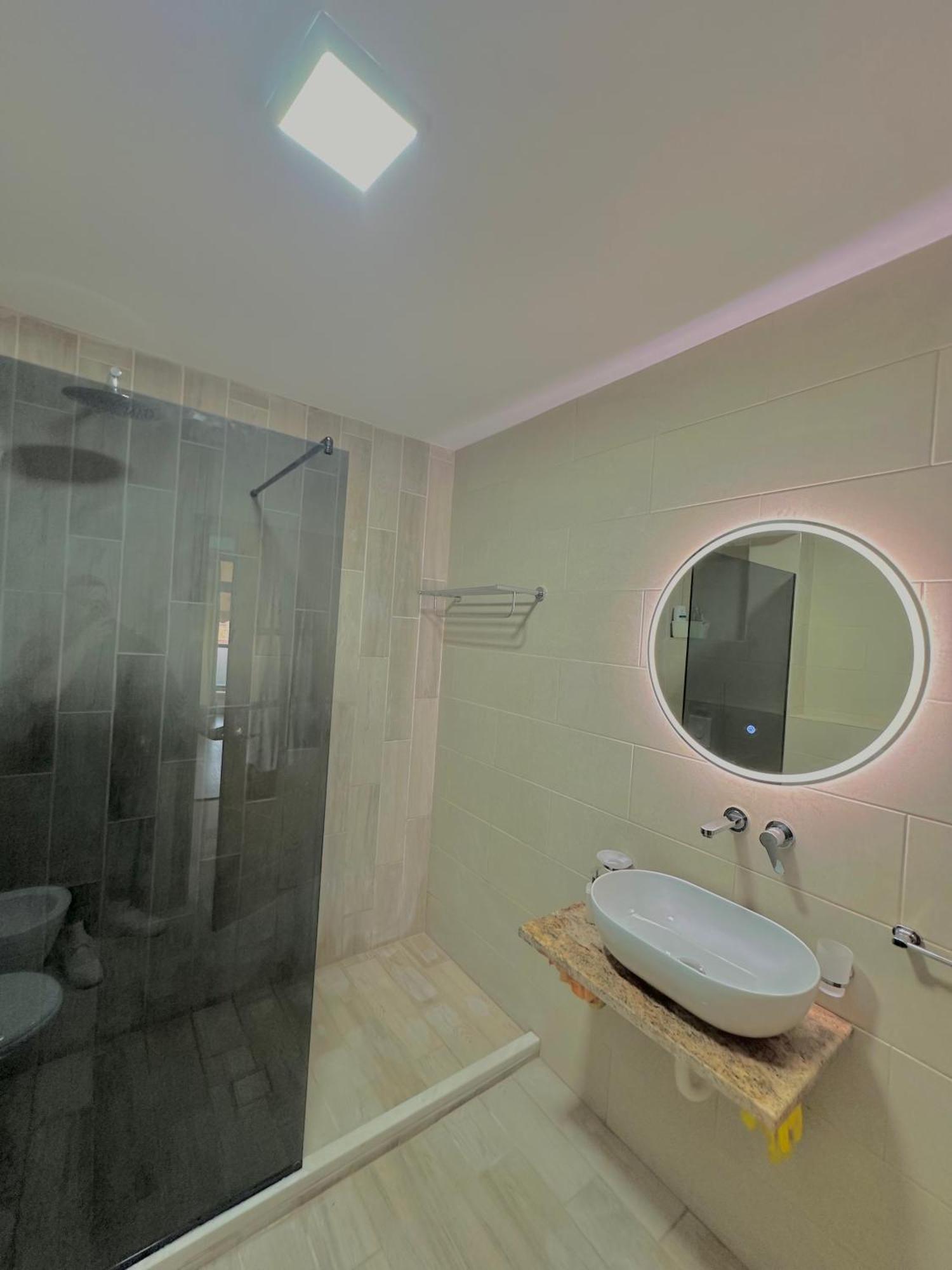 Central Inn Home Тирана Экстерьер фото